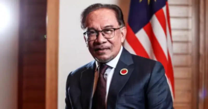 এপ্রিল ১৫ থেকে মালয়েশিয়ার সরকারি কর্মচারীদের জন্য ওয়ার্ক-ফ্রম-হোম নির্দেশনা