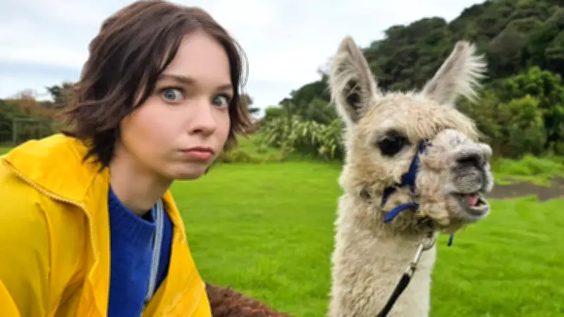 এমা মায়ার্সের জন্মদিন: নাচ থেকে হলিউডের আলোচিত অভিনেত্রী হয়ে ওঠার গল্প