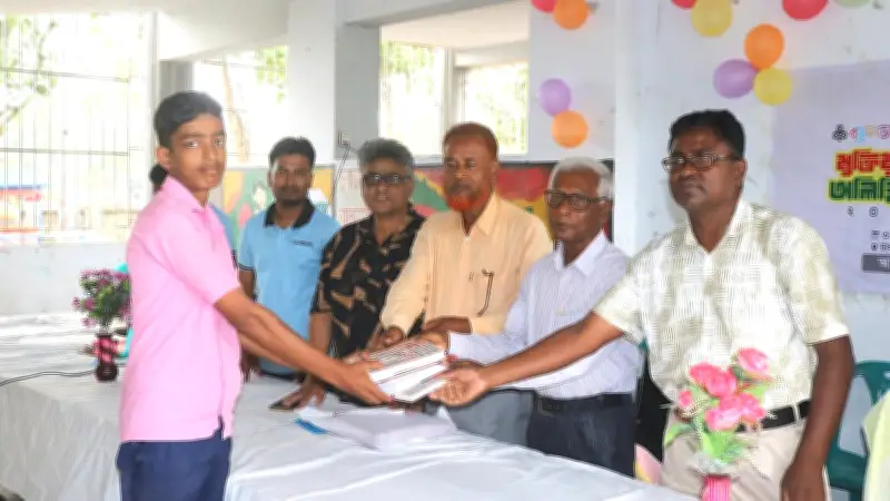 মোংলায় ‘বন্ধুসভা মুক্তিযুদ্ধ অলিম্পিয়াড-২০২৬’–এ বিজয়ী শিক্ষার্থীদের সম্মাননা