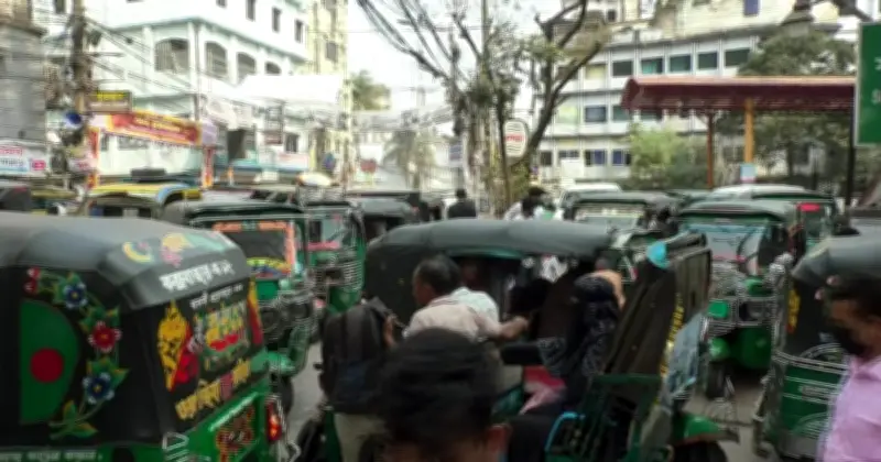 কক্সবাজারে অবৈধ সিএনজি পার্কিং স্টেশন চালিয়ে সিন্ডিকেটের টোল আদায়