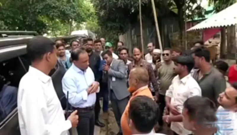 শিক্ষার্থীদের রাস্তায় দাঁড় করানোয় ক্ষুব্ধ ডেপুটি স্পিকার কায়সার কামাল, ব্যবস্থা নেওয়ার নির্দেশ