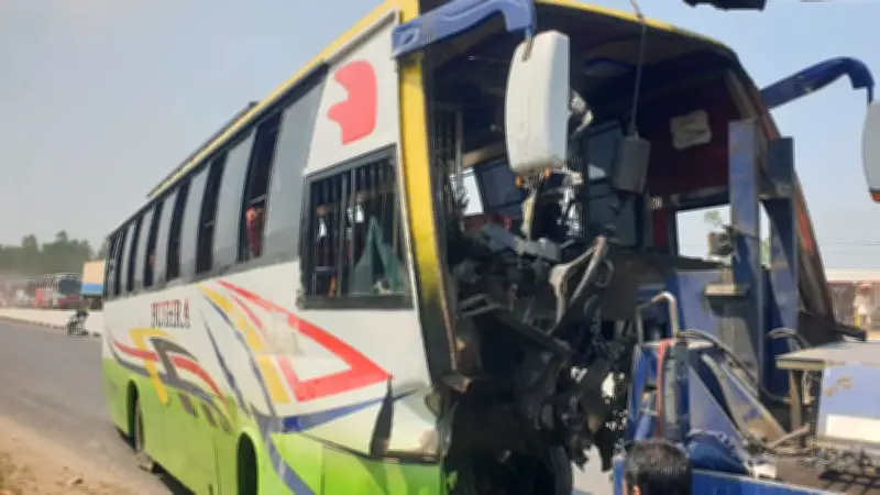 সিরাজগঞ্জে বাস-রোড ডিভাইডার সংঘর্ষে ৩ নিহত, সৌদিতে বাংলাদেশ প্যাভিলিয়নে নাহিদ ইসলামের অনিশ্চিত মেসি