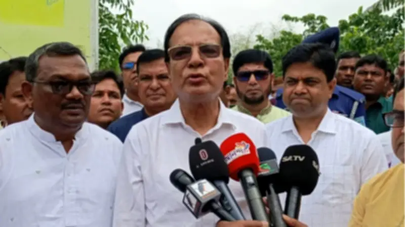 বৈশ্বিক উত্তেজনায় বাংলাদেশের অর্থনীতি ও জ্বালানি সংকট: রাজনৈতিক প্রতিক্রিয়া ও আন্তর্জাতিক সম্পর্ক