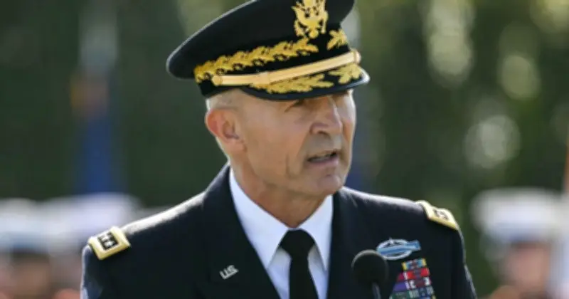 ট্রাম্প প্রশাসনে মার্কিন সেনাবাহিনীর চিফ অব স্টাফ জেনারেল র্যান্ডি জর্জকে অপসারণ