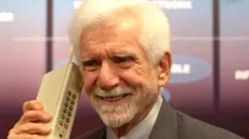 ৫৩ বছর আগে প্রথম সেলুলার ফোন কলের মাধ্যমে যোগাযোগ বিপ্লবের সূচনা করেছিলেন মার্টিন কুপার