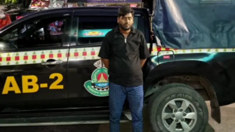 চাঁদাবাজি, দুর্নীতি ও সন্ত্রাসের ঘটনায় উত্তপ্ত দেশ, ব্যবসায়ীর আত্মহত্যার চেষ্টা