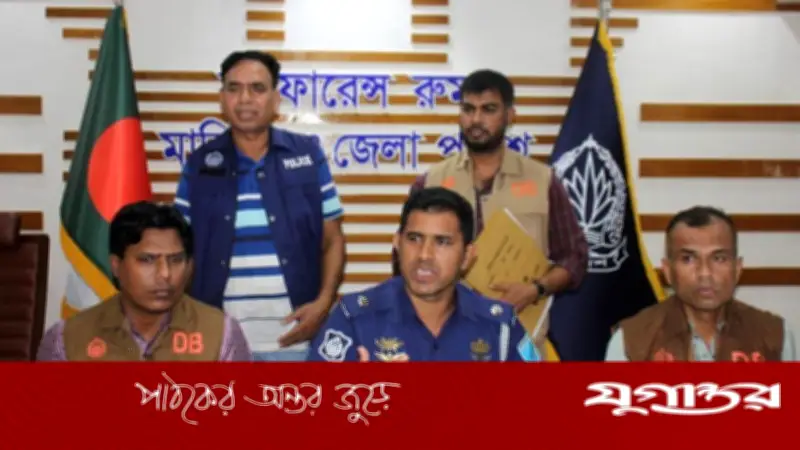 মানিকগঞ্জে দুটি বড় ডাকাতির রহস্য উদঘাটন, ডিবি গ্রেফতার করেছে ৮ সদস্য