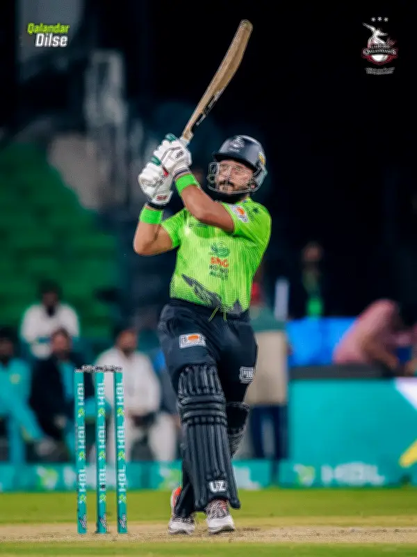 পারভেজ হোসেনের ৫ ছক্কায় লাহোরের জয়, মোস্তাফিজের উইকেটও