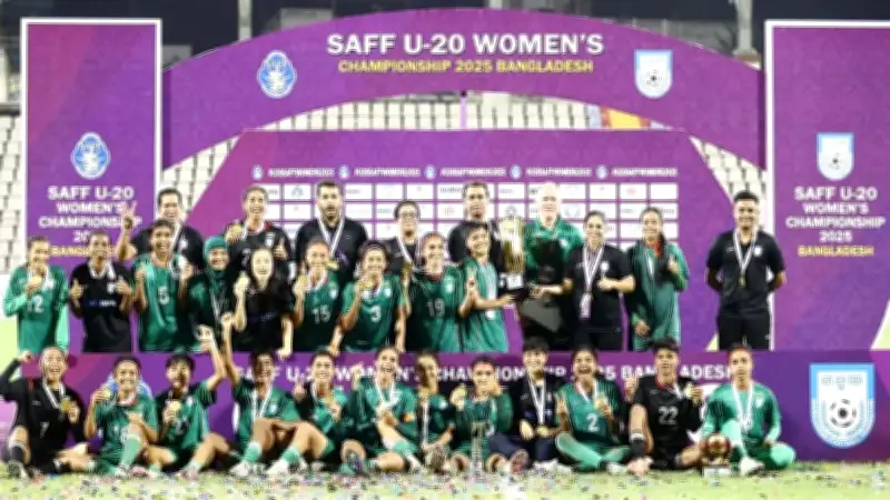 মধ্যপ্রাচ্য সংঘাতে চট্টগ্রামে ২৪৫ ফ্লাইট বাতিল, রাশিয়া থেকে ভারতের তেল আমদানি ৯০% বৃদ্ধি