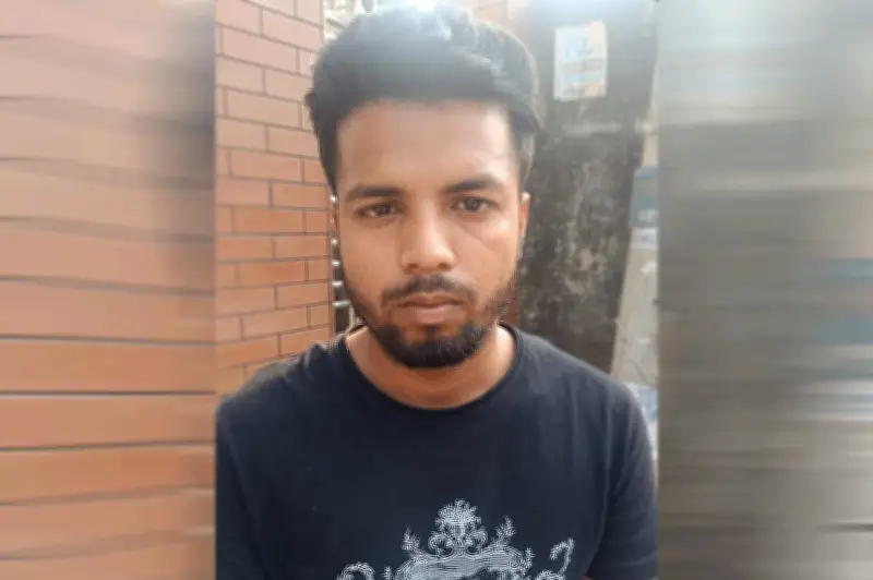 ময়মনসিংহের ত্রিশালে শিশু নির্যাতন: মুঠোফোন চুরির অভিযোগে দুই শিশুকে পুকুরে চুবিয়ে মারধর