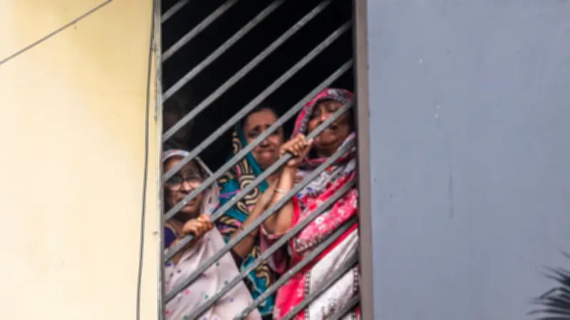 বাহরাইনে ক্ষেপণাস্ত্র হামলায় নিহত বাংলাদেশি এস এম তারেকের লাশ দেশে ফিরল, স্বজনদের মর্মন্তুদ দৃশ্য