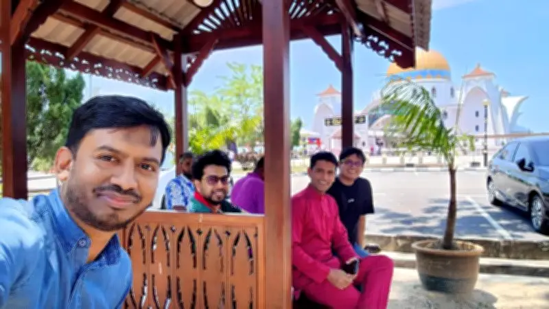 মালাক্কা ভ্রমণে লিভারক্রুজ বন্ধ, ক্ল্যাবাং সৈকতে স্মৃতিমুখর রাত