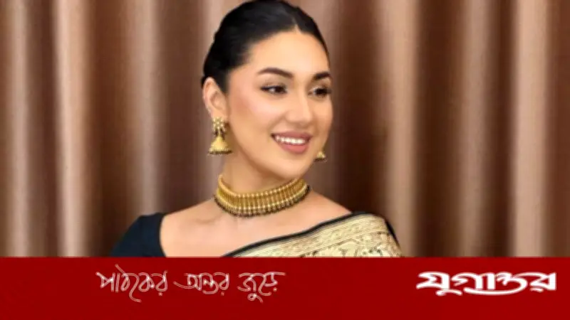 কালো শাড়িতে অপু বিশ্বাসের আভিজাত্যপূর্ণ লুক, রবীন্দ্রনাথের গীতিকথায় ভক্তদের প্রশংসা