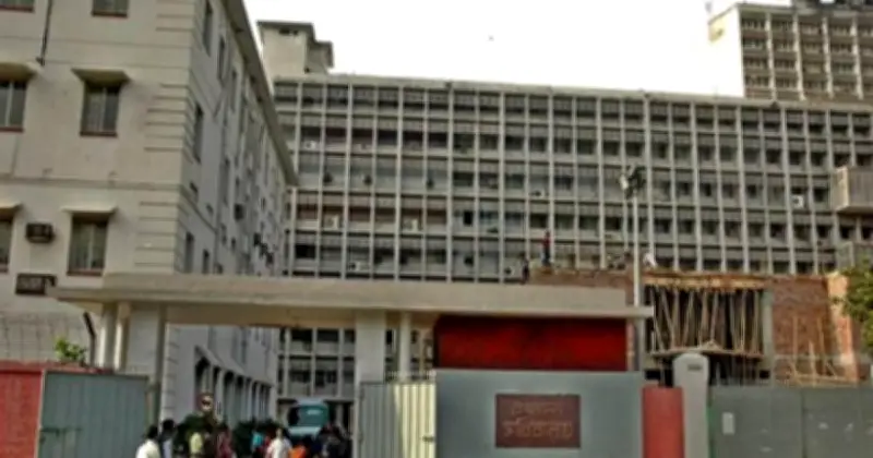 মধ্য প্রাচ্যের যুদ্ধ পরিস্থিতিতে সরকারি-বেসরকারি অফিসের কর্মঘণ্টা কমল