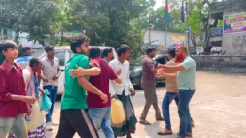 রাজবাড়ীতে ভোজ্য তেল সংকট, আফগানিস্তানে ভূমিকম্পে ৮ নিহত, রাজনৈতিক সহিংসতায় ১৮ মৃত্যু