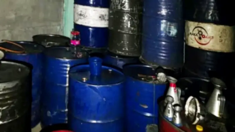 রাজবাড়ীতে ভোজ্য তেল সংকট, গ্যাসলাইটার কারখানায় আগুনে মালিক পলাতক