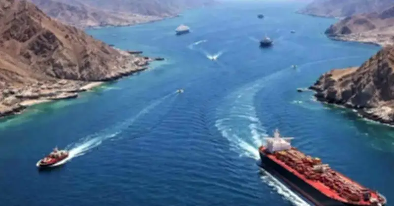 ইরানের ঘোষণা: জরুরি পণ্য বহনকারী জাহাজের জন্য হরমুজ প্রণালি খুলে দেওয়া হবে
