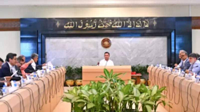 বেসরকারি খাতের উপদেষ্টা পরিষদের প্রথম বৈঠক অনুষ্ঠিত; সীমান্তে ফেনসিডিল জব্দ