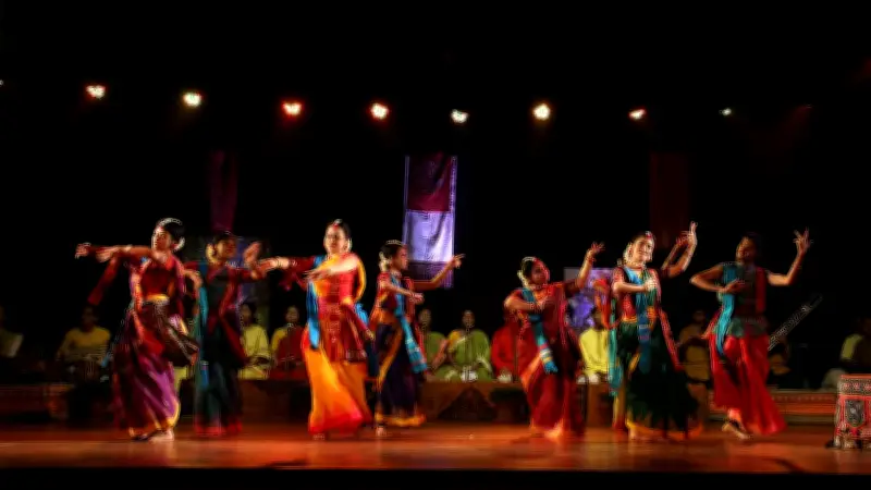 ছায়ানটের বসন্ত উৎসবে সন্‌জীদা খাতুনের স্মরণ ও সম্মেলক নৃত্য