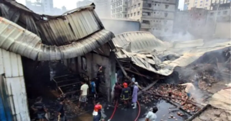 কেরানীগঞ্জে গ্যাস লাইটার কারখানায় আগুনে নিহত বেড়ে ৬, আহত ২