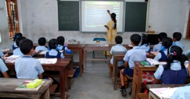 জ্বালানিসংকট মোকাবিলায় শিক্ষাপ্রতিষ্ঠানে অনলাইন-অফলাইন মিশ্র ক্লাসের নির্দেশনা আসছে