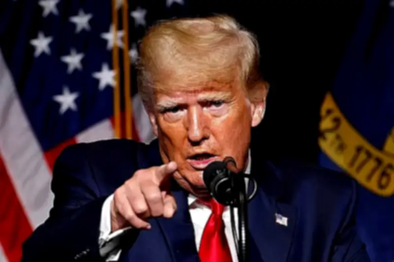 ইরানে নিখোঁজ মার্কিন ক্রু উদ্ধার: ট্রাম্পের 'দুঃসাহসিক অভিযান' ও হরমুজ প্রণালি উত্তেজনা