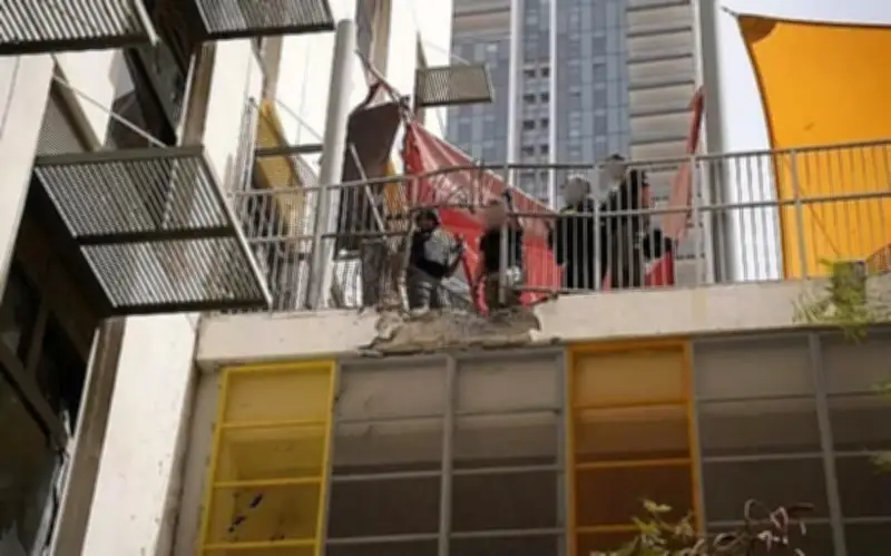 ইরানের ক্ষেপণাস্ত্র-ড্রোন হামলা, ট্রাম্পের আলটিমেটাম ও মধ্যপ্রাচ্যে উত্তেজনা