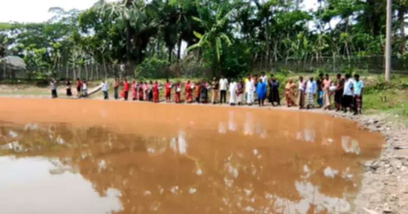বরগুনার পাথরঘাটায় সুপেয় পানির সংকট: দেড়শ বছরের পুকুর পরিত্যক্ত, হাহাকার