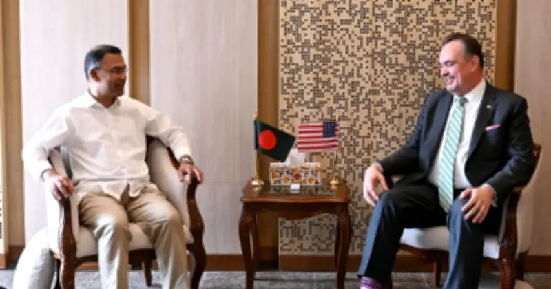 মার্কিন রাষ্ট্রদূতের সঙ্গে প্রধানমন্ত্রী তারেক রহমানের সৌজন্য সাক্ষাৎ, উপহারে ঐতিহাসিক ছবি