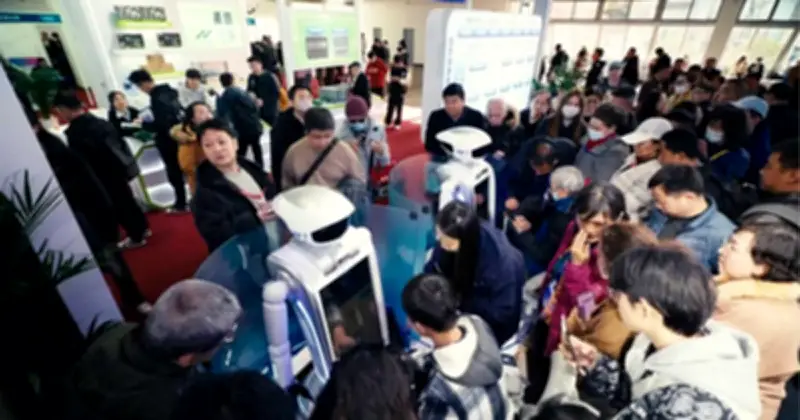 বেইজিংয়ে এআই ও রোবট প্রদর্শনীতে চীনের উদ্ভাবনী শক্তির প্রদর্শনী