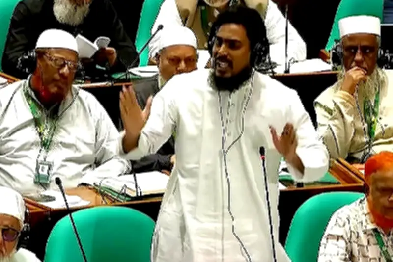 বাংলাদেশে অনলাইন শিক্ষার নতুন সম্ভাবনা: প্রযুক্তির মাধ্যমে শিক্ষার প্রসার