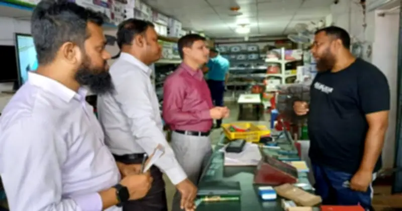 খুলনায় সরকারি দামের চেয়ে বেশি মূল্যে এলপিজি বিক্রির অভিযোগে দুই প্রতিষ্ঠানের জরিমানা