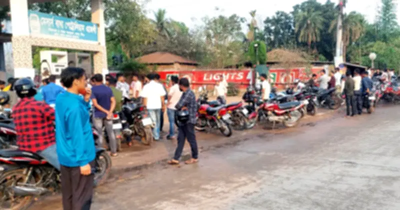 রাজশাহীর বাঘায় জ্বালানি তেল সংকট: একটি মাত্র পাম্পে ভোগান্তি ও অনিয়মের অভিযোগ