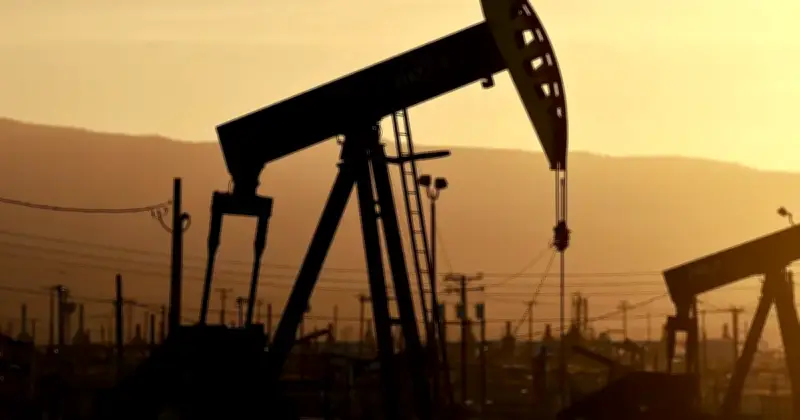 ট্রাম্পের ইরান হুমকিতে তেলের দাম বেড়ে ব্যারেলপ্রতি ১১০ ডলার ছাড়িয়েছে