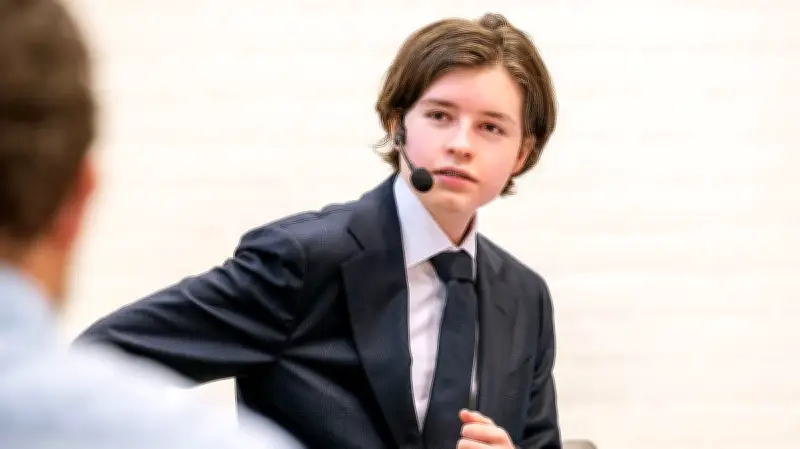 ১৫ বছর বয়সেই কোয়ান্টাম পদার্থবিজ্ঞানে পিএইচডি, লরাঁ সিমন্সের অসাধারণ যাত্রা