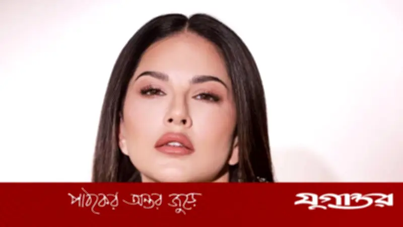 কলকাতায় গৌরী খানের রেস্তোরাঁয় ব্যক্তিগত অনুষ্ঠানে সানি লিওন