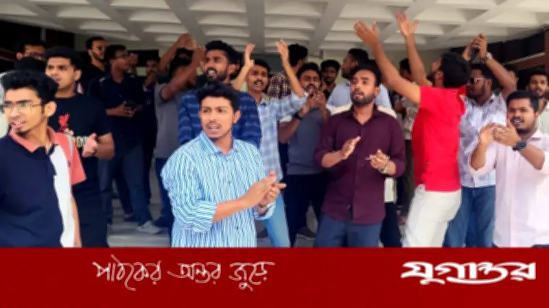 ভাসানী বিশ্ববিদ্যালয়ে প্রক্টরের পদত্যাগ দাবিতে ভিসি অবরুদ্ধ, উত্তেজনা ক্যাম্পাসজুড়ে