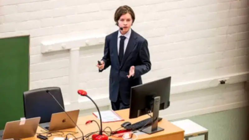 বিশ্বের সবচেয়ে বড় সৌর বিদ্যুৎ কেন্দ্র চালু করেছে চীন, পরিবেশ বাঁচাতে মাইলফলক