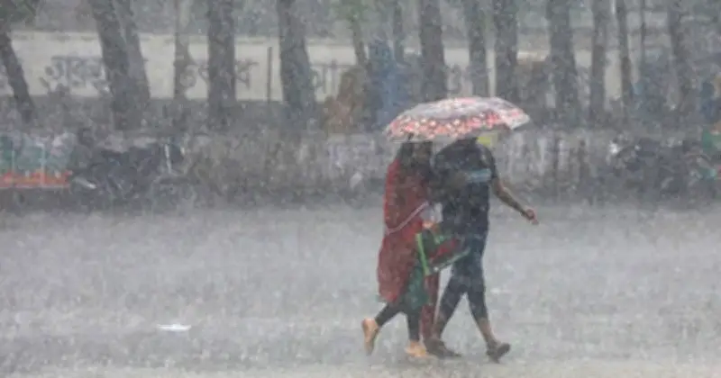 আকাশে 'গর্জন' নামে বৃষ্টিবলয়, আগামী কয়েকদিনে বড় পরিবর্তনের পূর্বাভাস