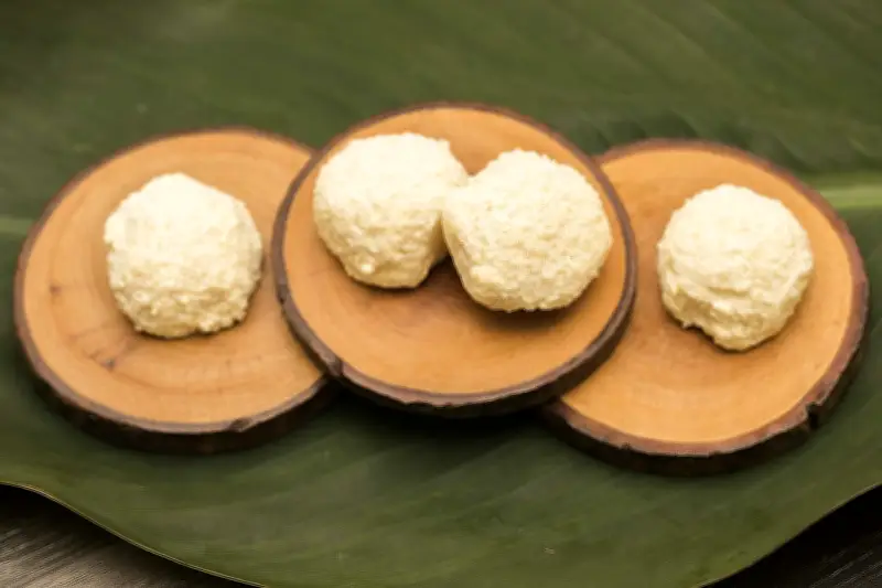 কাঁচাগোল্লা তৈরির সহজ রেসিপি: মিষ্টি প্রেমীদের জন্য ঘরোয়া উপায়