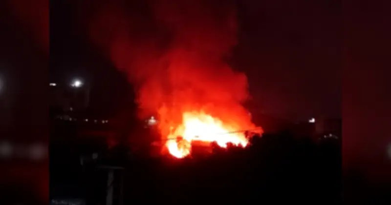 টঙ্গীতে বস্তিতে ভয়াবহ অগ্নিকাণ্ড, ৪০টি ঘর পুড়ে ছাই