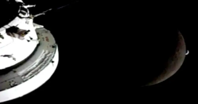 চাঁদের অন্ধকার পিঠে ৪০ মিনিটের নীরবতা: আর্টেমিস-২ মিশনের ঐতিহাসিক মুহূর্ত