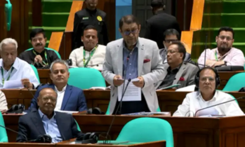 স্বাস্থ্যকর্মী নিয়োগে সরকারের উদ্যোগ: ১ লাখ পদে নিয়োগের প্রক্রিয়া চলছে