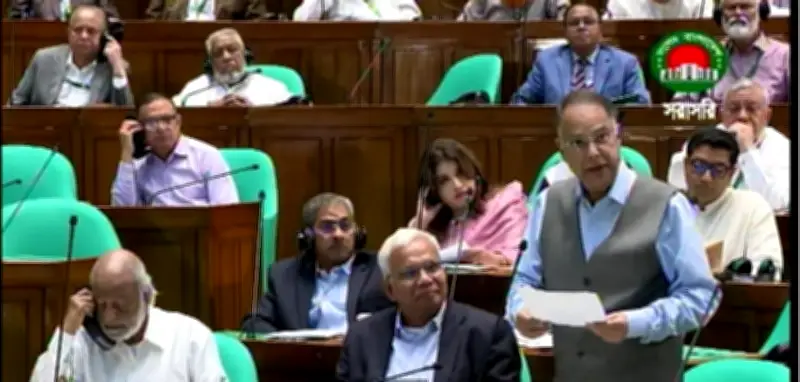 জ্বালানি তেলের দাম বাড়ানোর চিন্তা আগামী মাসে, মন্ত্রী ইকবাল হাসান মাহমুদের সংসদে ঘোষণা