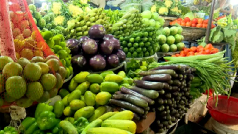 রাজধানীর সবজি বাজারে আগুন, দাম বেড়েছে ১০–৩০ টাকা; সংসদে ৯ বিল পাস