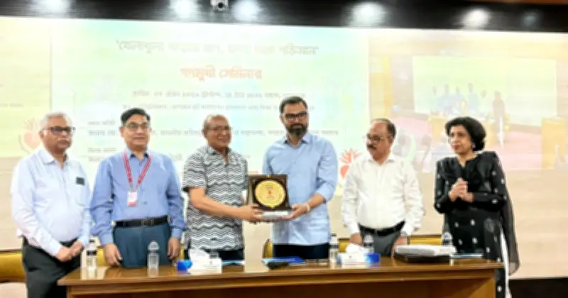 স্বাস্থ্যসেবা উন্নয়নে ১ লাখ কর্মী নিয়োগ ও ই-হেলথ কার্ড চালুর পরিকল্পনা: প্রতিমন্ত্রী