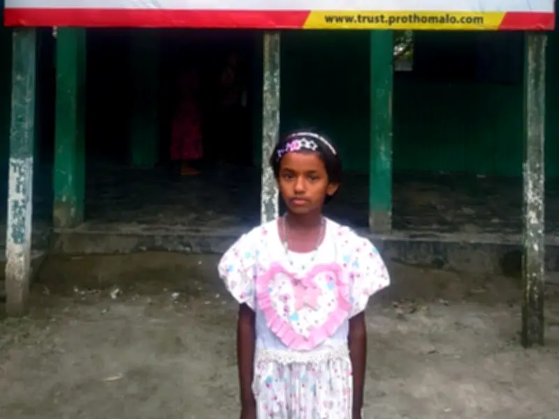 চর আলোর পাঠশালার মেধাবী শিক্ষার্থী হাফছা খাতুন: ডাক্তার হওয়ার স্বপ্নে অদম্য