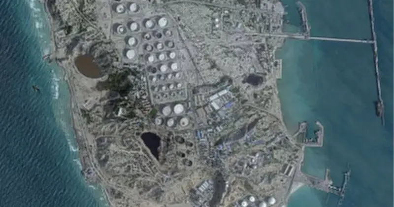 ইরানের খারগ দ্বীপে একাধিক বিস্ফোরণ: তেল রপ্তানি কেন্দ্রে হামলার শঙ্কা