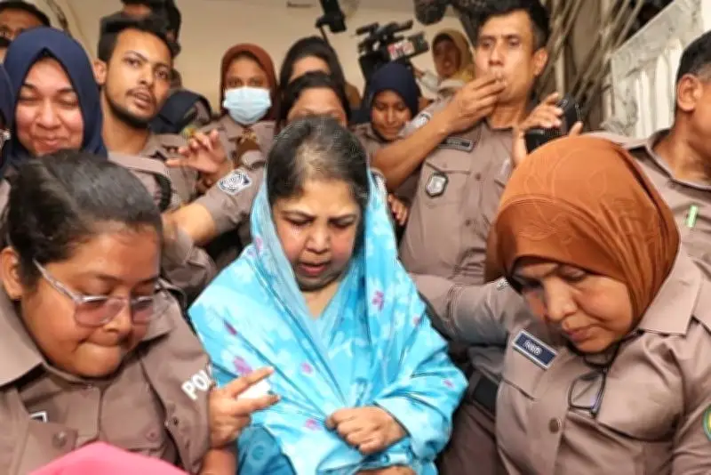 বাংলাদেশে অনলাইন শিক্ষার নতুন অধ্যায়: প্রযুক্তির মাধ্যমে শিক্ষার প্রসার