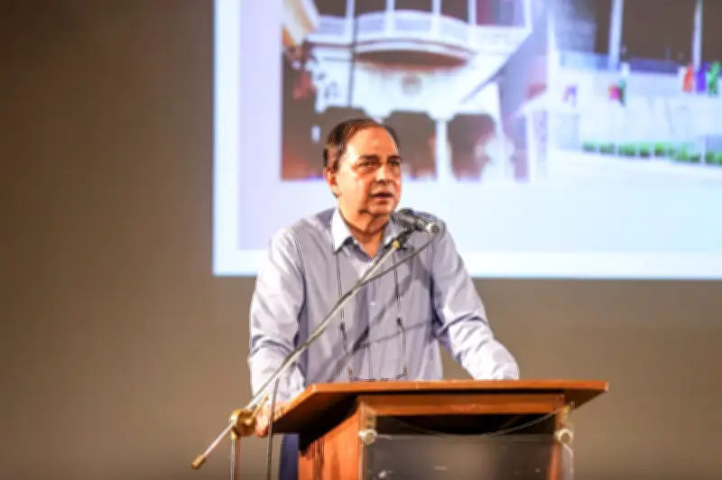 শাহদীন মালিকের স্মারক বক্তৃতা: '৭২-এর সংবিধানের দোষ নয়, অপব্যবহারকারীদের দায়'